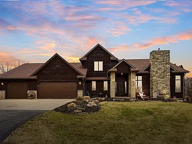 1985 Blue Heron Rd NE — exterior photo