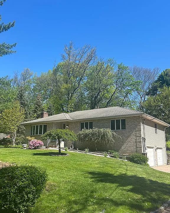 1542 Us Route 22 W — exterior photo