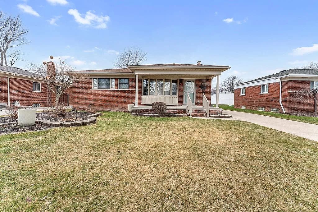 2384 Newman St — exterior photo