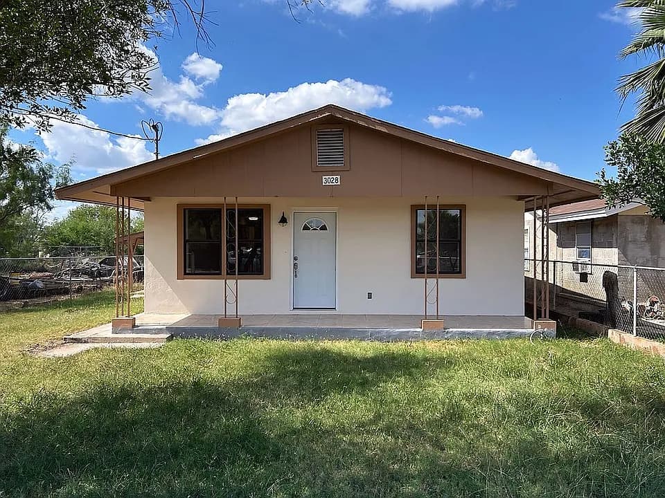 3028 Rafael St — exterior photo