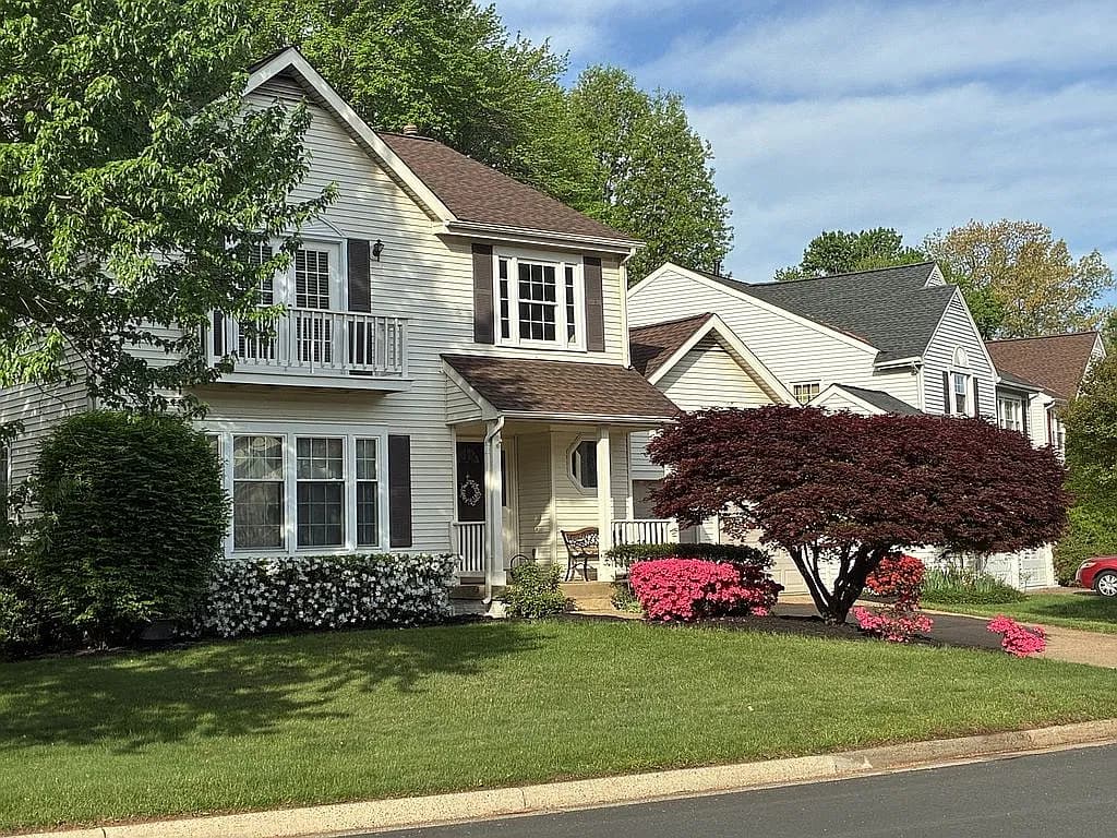 5218 Woodleaf Ct — exterior photo