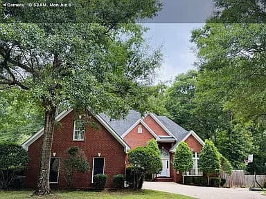 1280 Cameron Dr — exterior photo
