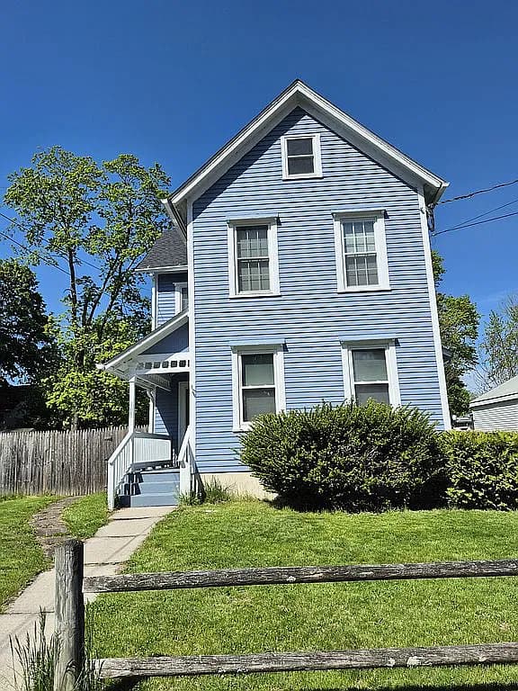 101 Greenwood St — exterior photo