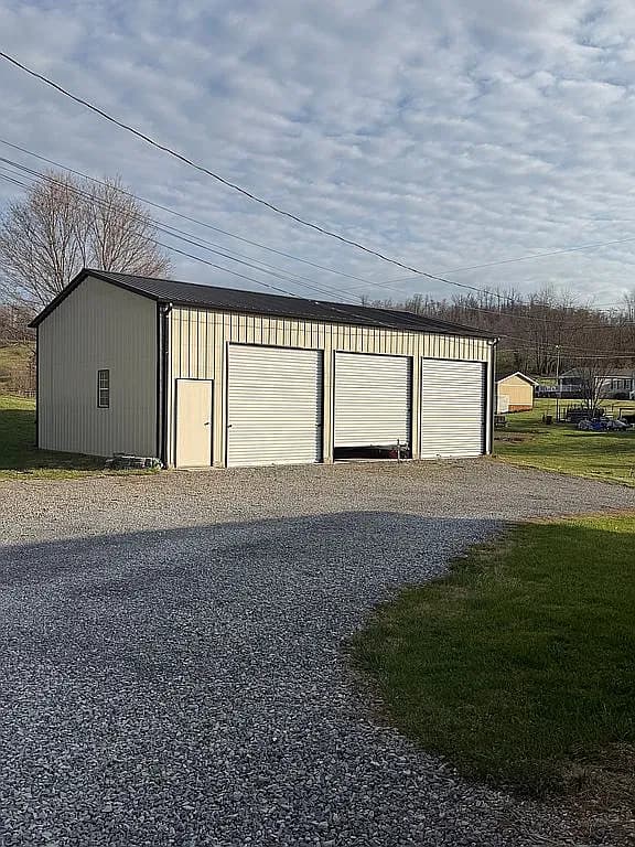 17461 Wyndale Rd — exterior photo