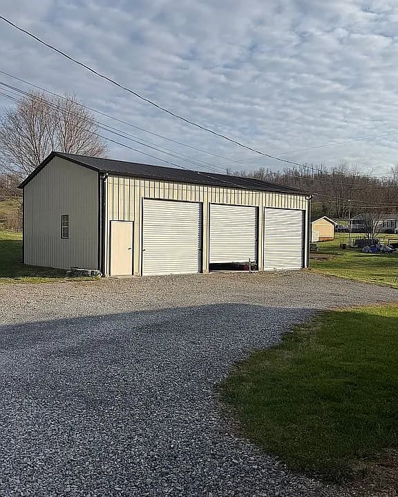 17461 Wyndale Rd — exterior photo