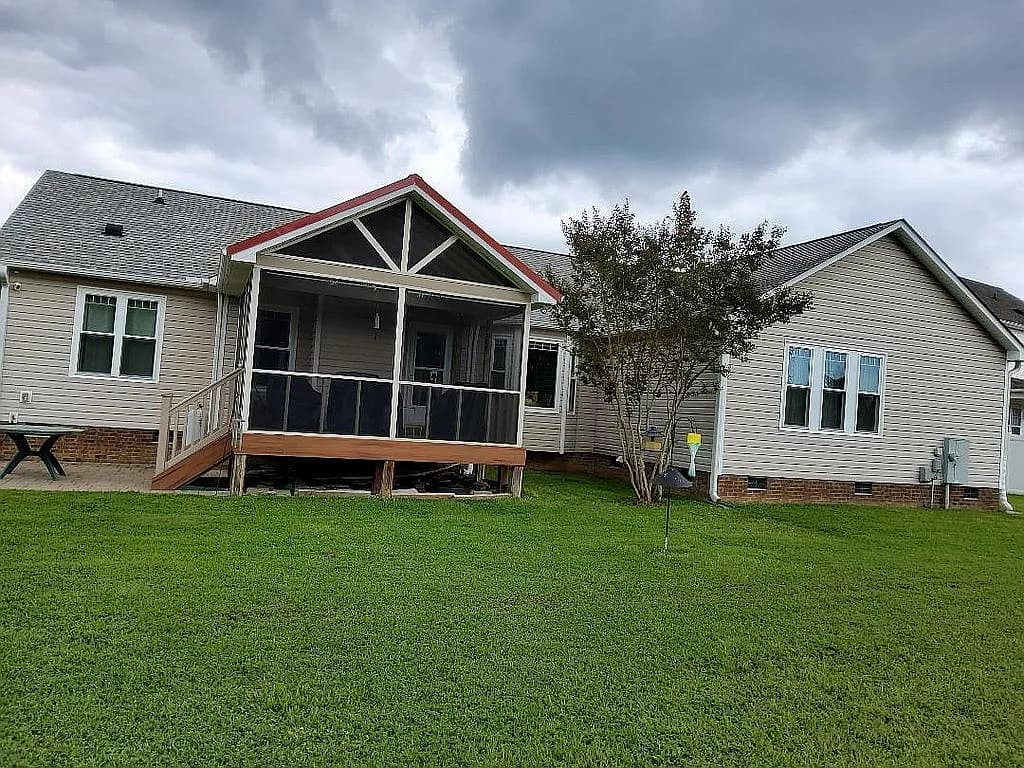 109 Presley Blvd — exterior photo