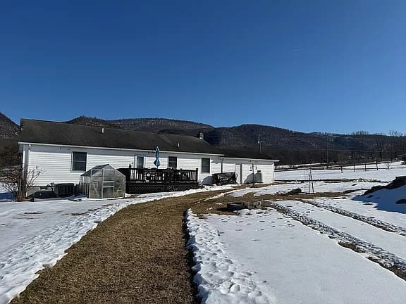 1281 Pumpkin Center Rd — exterior photo