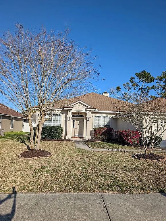 2219 Gardenmoss Dr — exterior photo