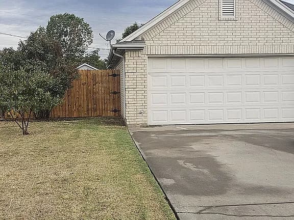 1928 Medora St — exterior photo