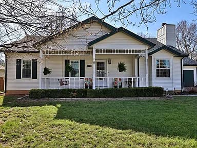 1759 N Pearson Dr — exterior photo