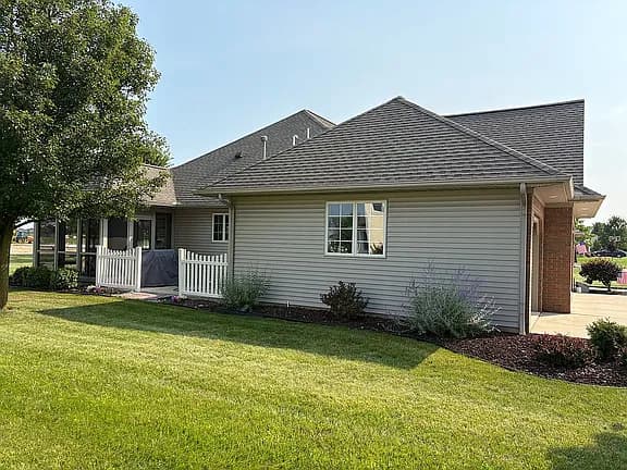 1112 Arrowhead Trl — exterior photo