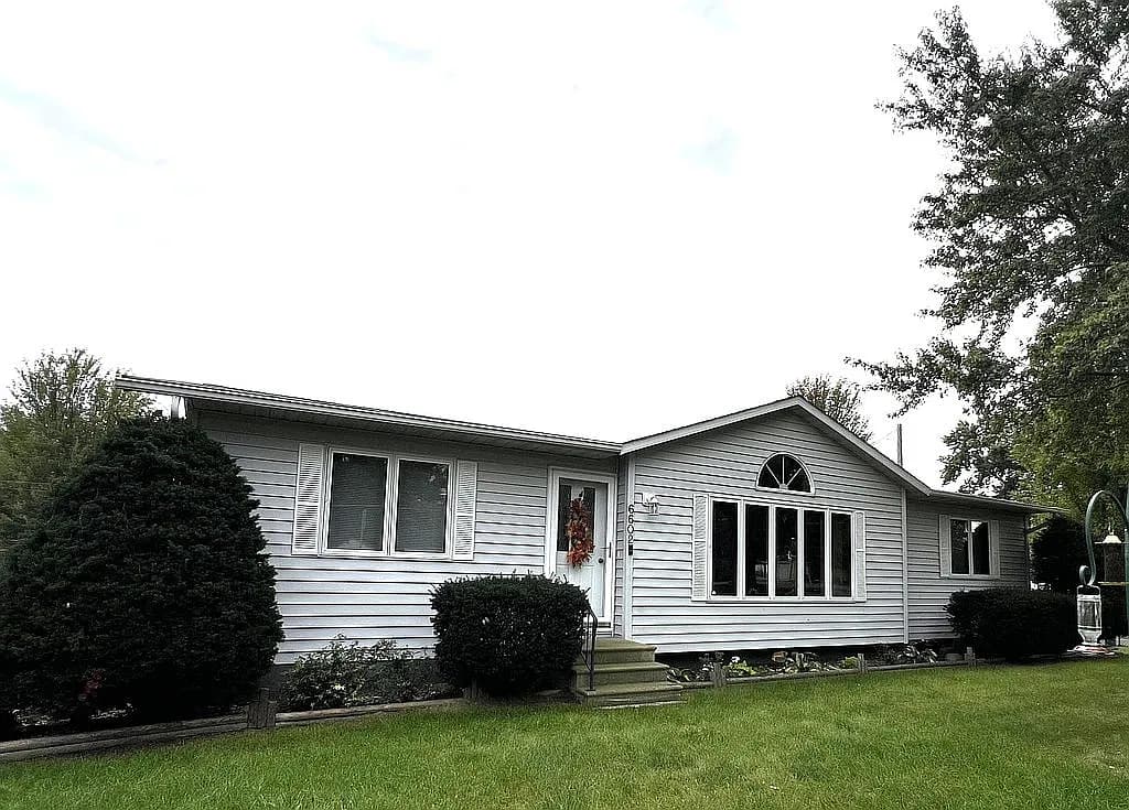6602 Lafayette Rd — exterior photo