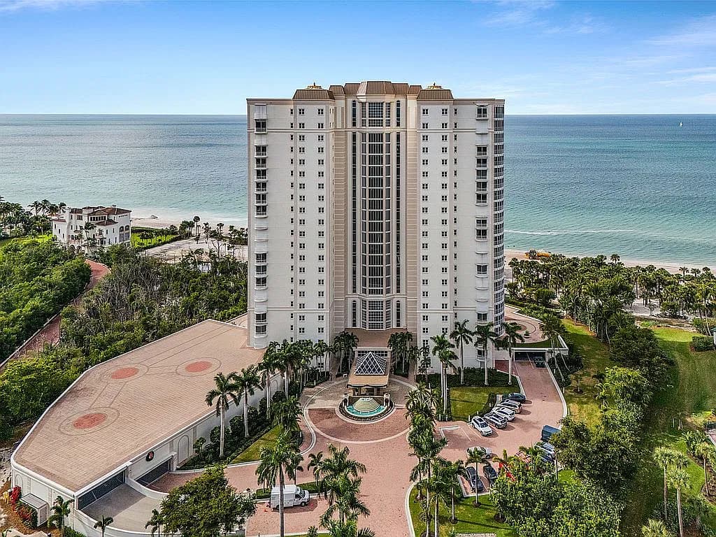 8111 Bay Colony Dr APT 1904 — exterior photo