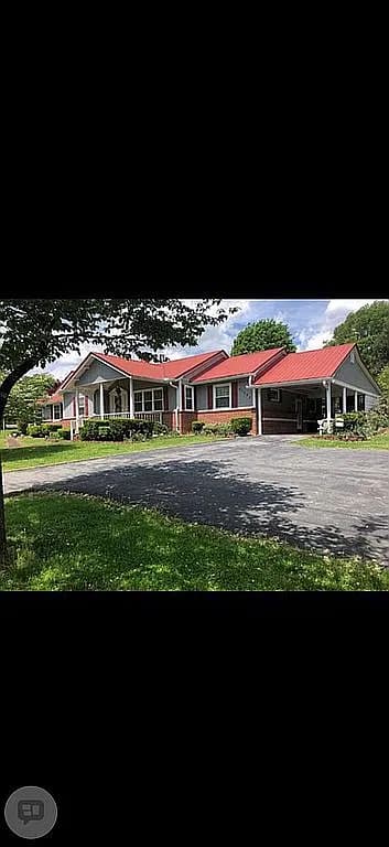40595 W Morgan Ave — exterior photo