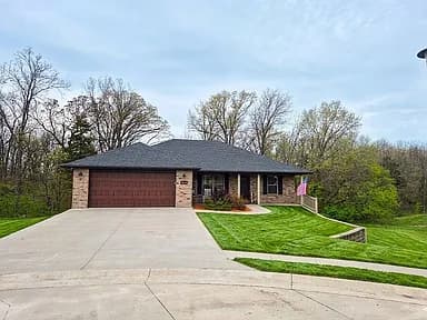 400 Zachary Ct — exterior photo