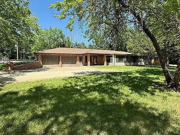1757 Robb Ln — exterior photo