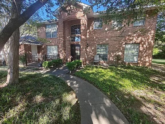 5210 Cliff Haven Dr — exterior photo