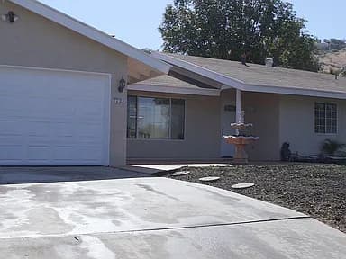 7738 Lakeside Dr — exterior photo