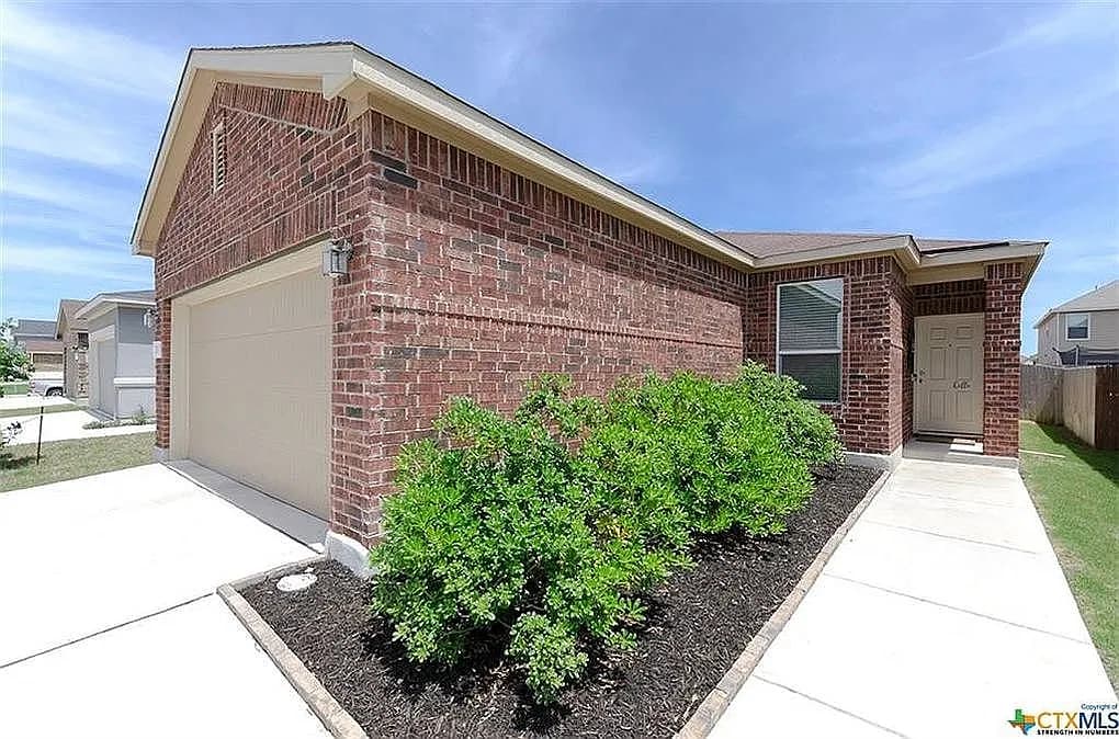 2032 Brandywine Dr — exterior photo