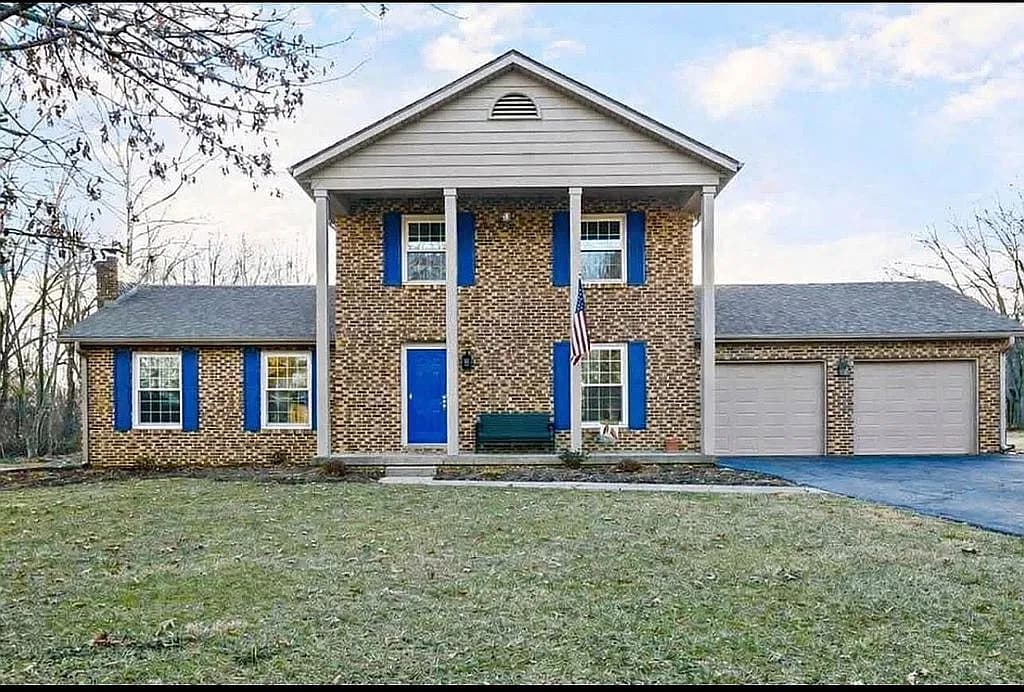 613 Catalpa St — exterior photo