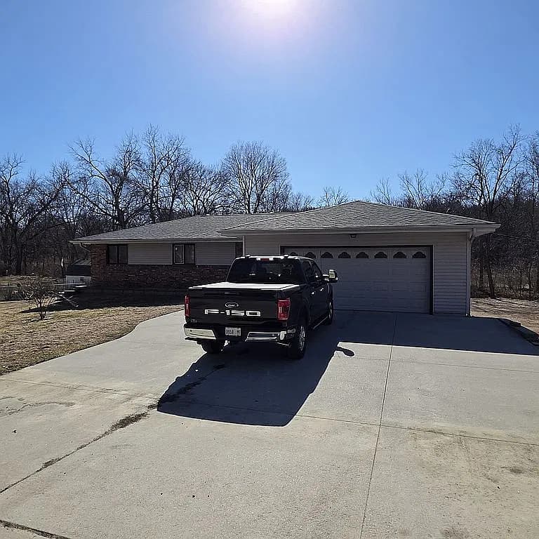 22353 Pioneer Trl — exterior photo