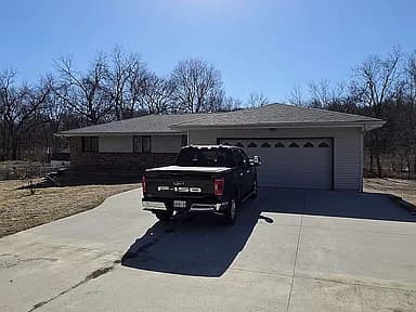 22353 Pioneer Trl — exterior photo