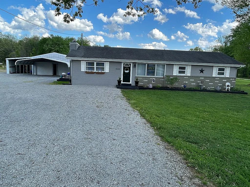 1510 Henryville Bluelick Rd — exterior photo