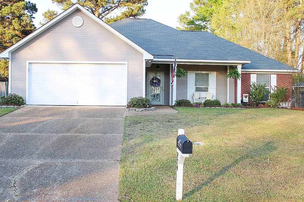 874 Windward Dr — exterior photo