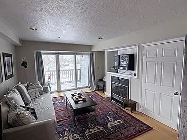 6 W Main St Suite 1 — exterior photo