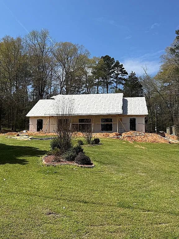 8047 Pinewood Dr — exterior photo