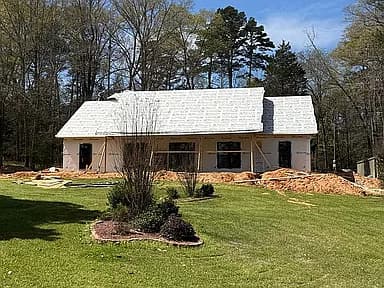 8047 Pinewood Dr — exterior photo
