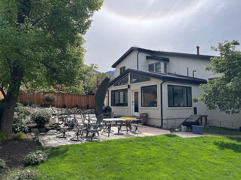 668 Kensington St — exterior photo