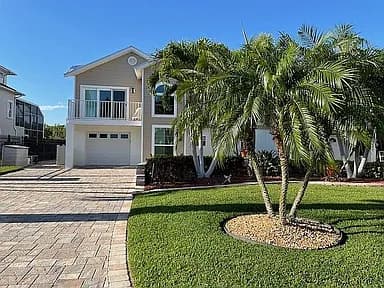 12180 Siesta Dr — exterior photo