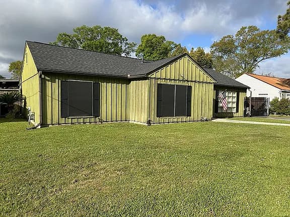 2801 Berry Ave — exterior photo