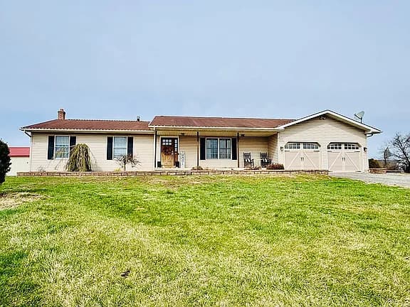 559 Stamets Rd — exterior photo